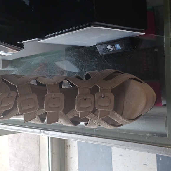 Beige sexy strap ups - Picture 1 of 4